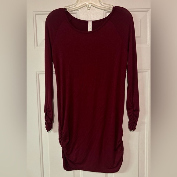 Vanilla‎ Bay Women's Long Sleeve Ruched Top, Burgundy, Small - Picture 1 of 9